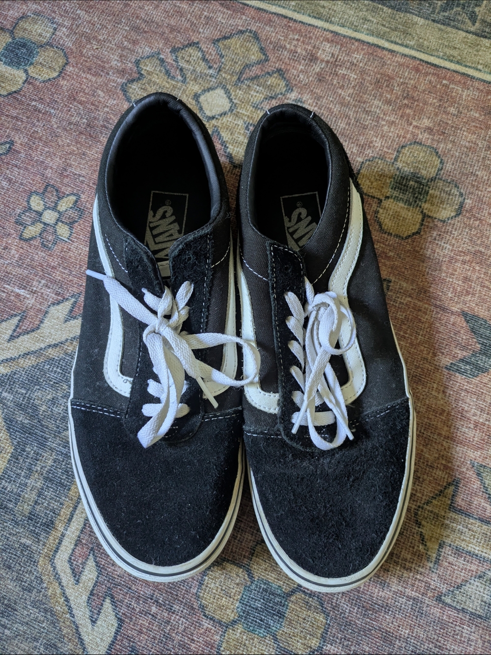 Men's Vans Black and White Old Skool Classic Low-Top Sneakers